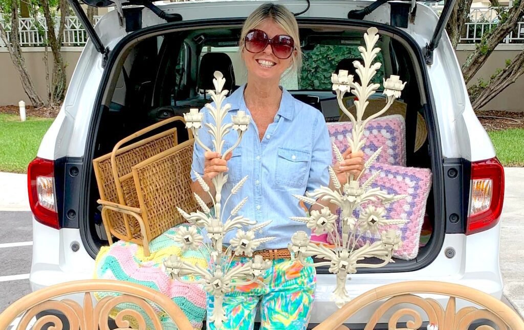 You are currently viewing Full-Time Thrifter Encourages Secondhand Shopping by Posting Local Treasures on Social Media