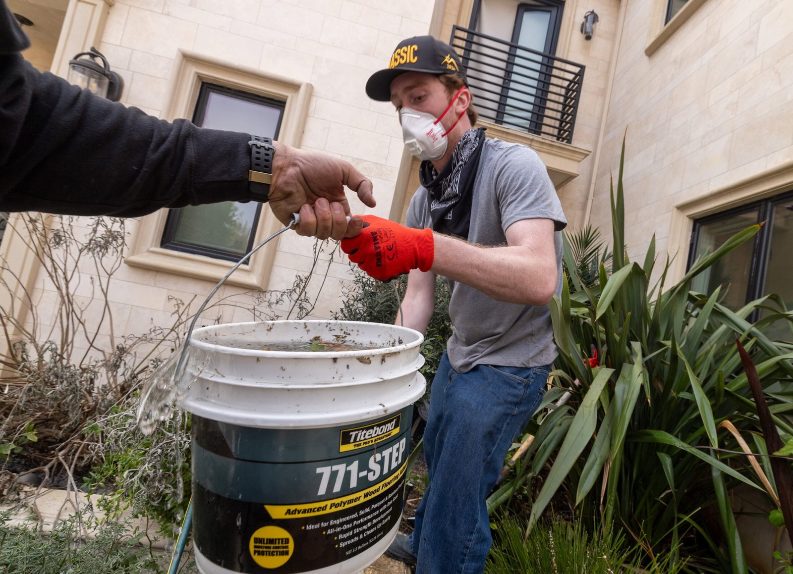 You are currently viewing Neighbors and Strangers Pulled Together to Help LA Fire Survivors — 60 Years of Research Shows These Unsung Heroes Are Crucial to Disaster Response