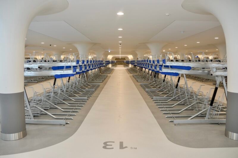 Read more about the article Inside Amsterdam’s Underwater Bike Parking Garages for Cyclists