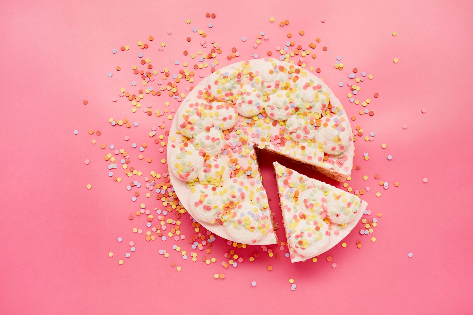 You are currently viewing High School Seniors Are Decorating Cakes After Being Rejected From Colleges — Here’s Why