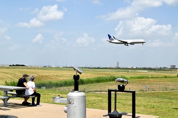 Read more about the article How Dallas-Fort Worth Airport Turns Used Cooking Oil Into Jet Fuel