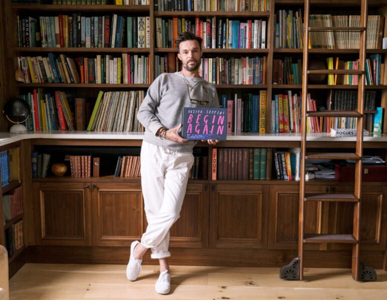 Read more about the article Meet Oliver Jeffers: The Author and Artist Who Dips Half of His Perfect Portraits Into Paint