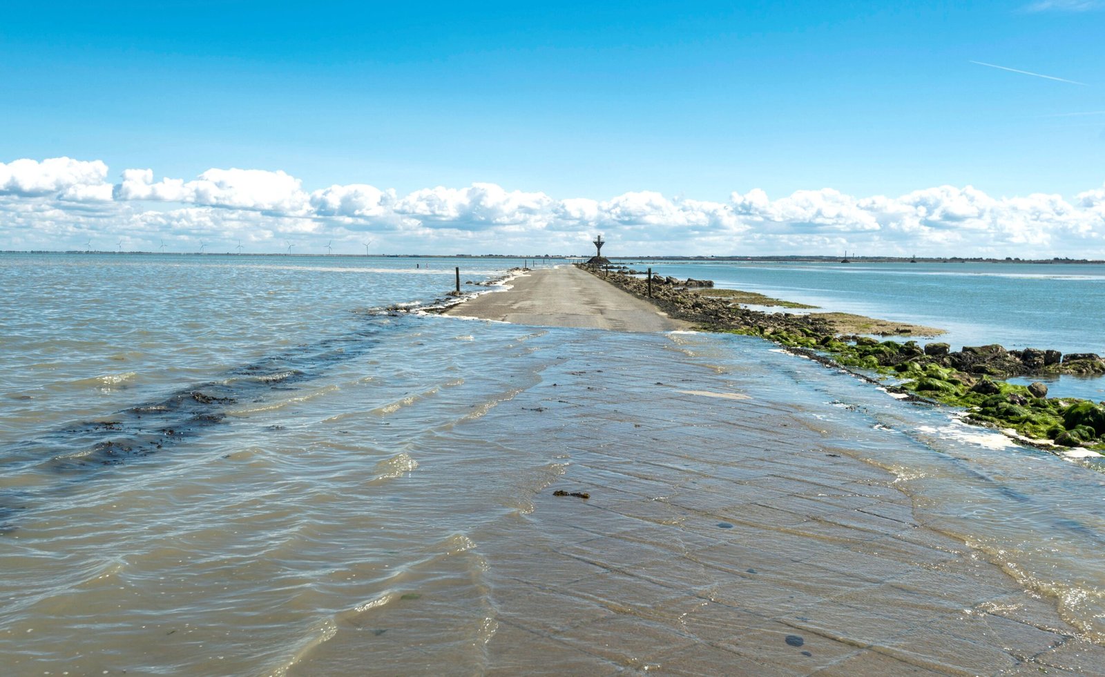 You are currently viewing This French Road Is Only Drivable for 2 Hours Per Day — Then It Gets Swallowed by the Sea