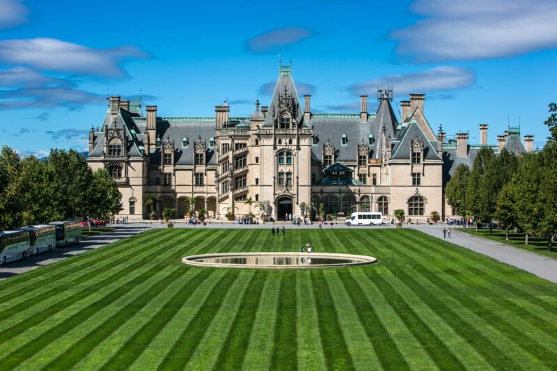 Read more about the article Historic Biltmore Estate, “Largest Home in America,” Will Reopen in Time for Holidays Post-Hurricane Helene Impact