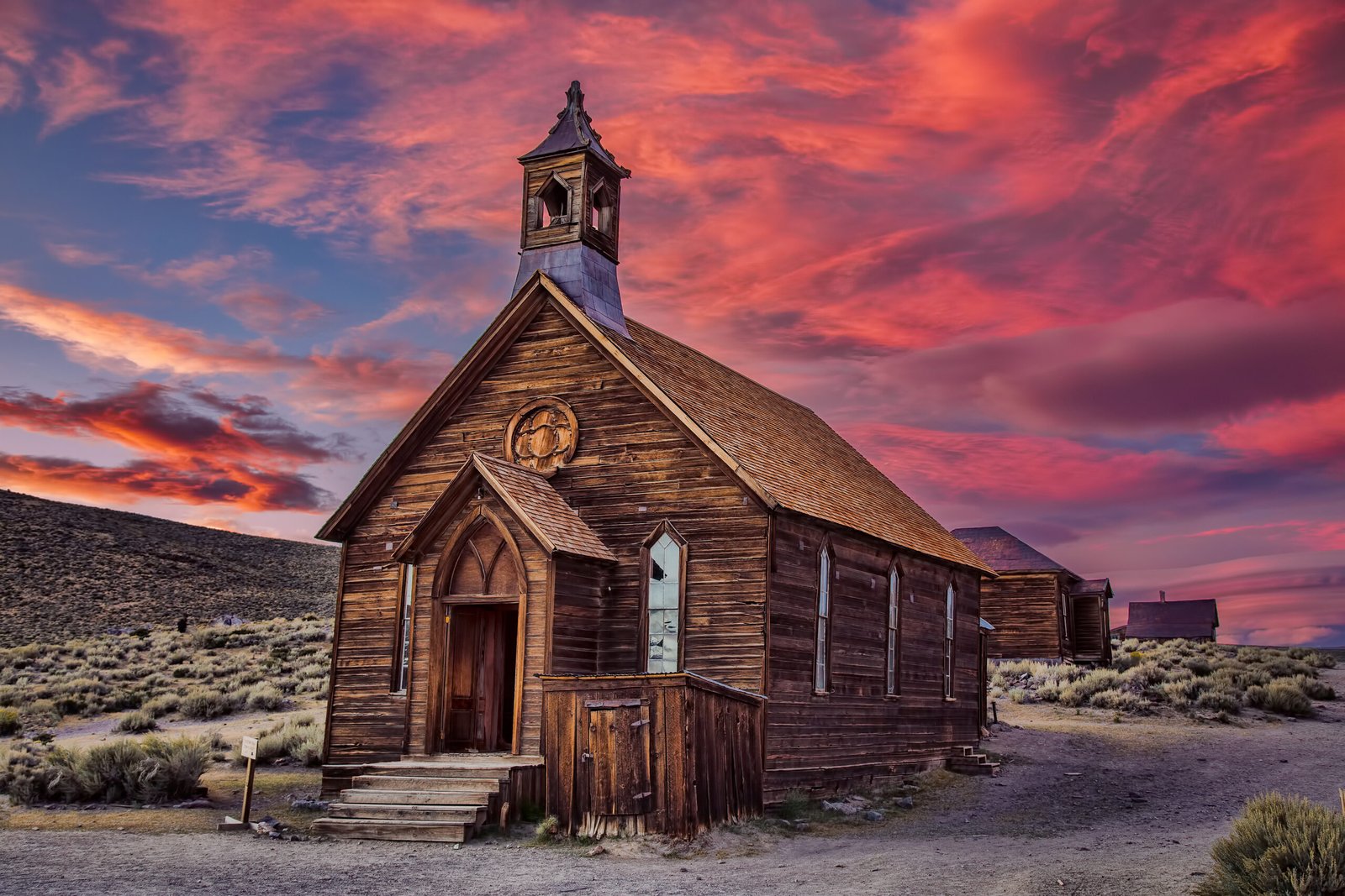 You are currently viewing 10 Fascinating Ghost Towns to Visit Across America