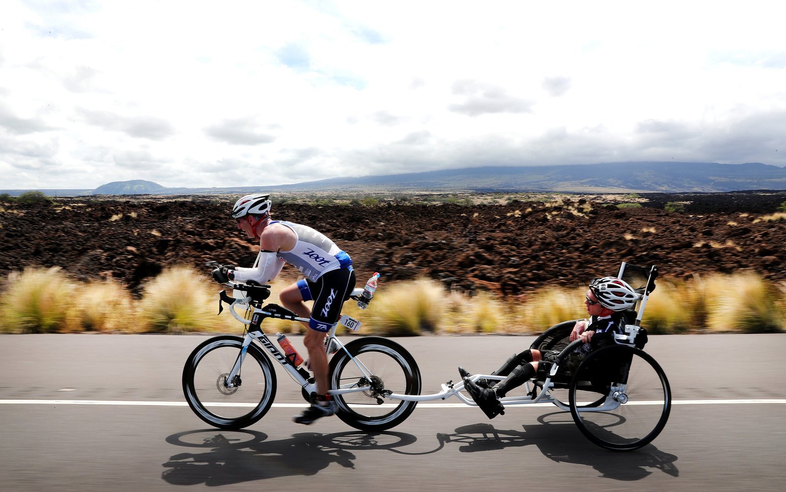 You are currently viewing 10 Inspiring Triathletes Breaking Barriers and Blazing Their Own Trails