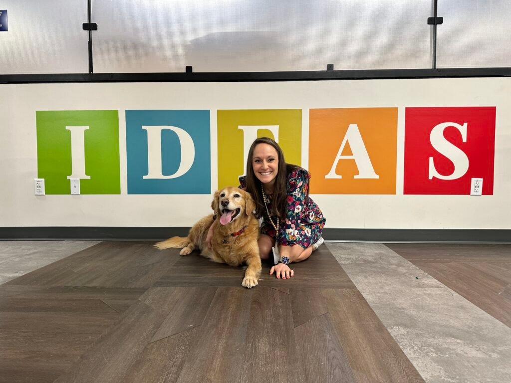 You are currently viewing Determined Students Make Prosthesis for Teacher’s Three-Legged Dog Who Lost Limb to Cancer