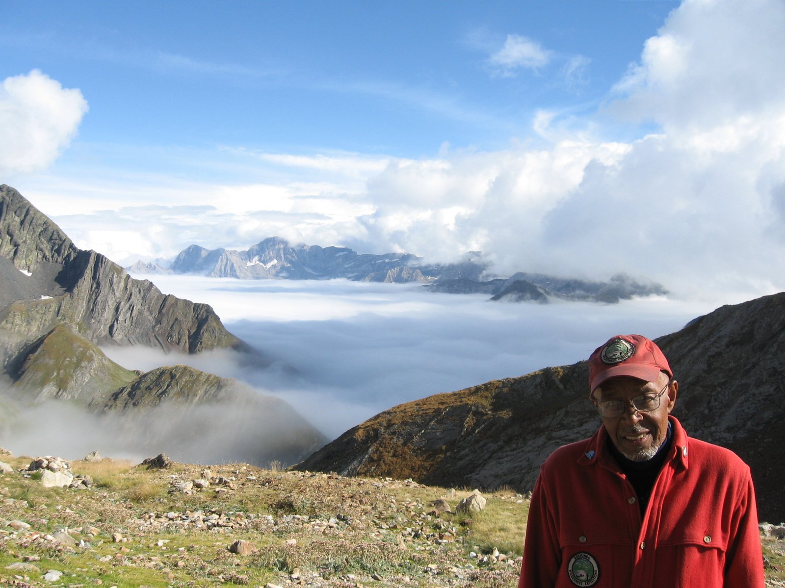 You are currently viewing Meet J.R. Harris: The 78-Year-Old Explorer Who Travels the World and Encourages Kids to Follow Their Dreams