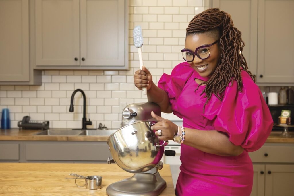 You are currently viewing At Cake Therapy, Young Women Impacted by Justice System Find Healing Through Baking