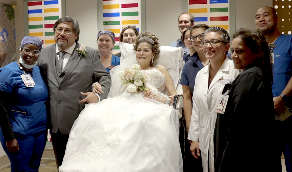 You are currently viewing Woman With Stage 4 Cancer Marries Love of Her Life in Hospital: “One of the Best Memories”