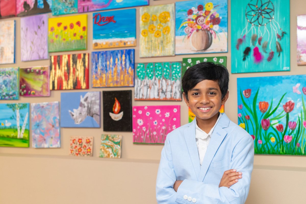 You are currently viewing Meet the Talented 12-Year-Old Who Sells His Paintings for Charity — and Has Donated More Than $16,000