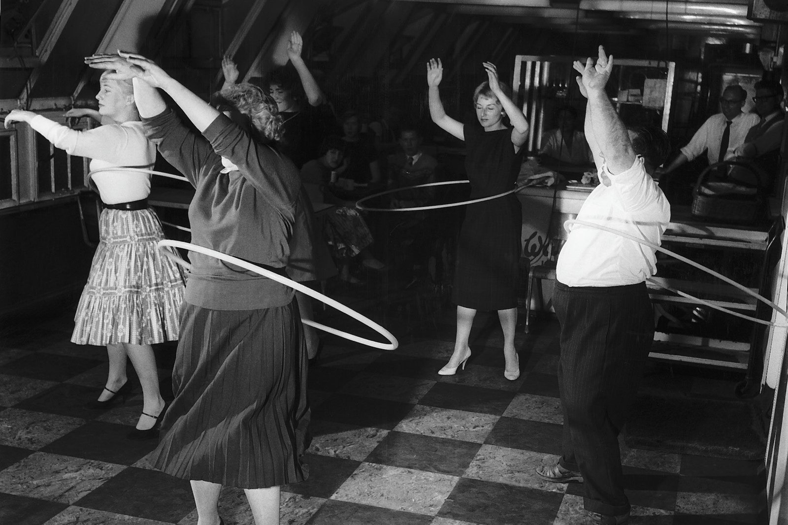 You are currently viewing Why Is Hula-Hooping Easier for Certain People? Scientists Figured It Out