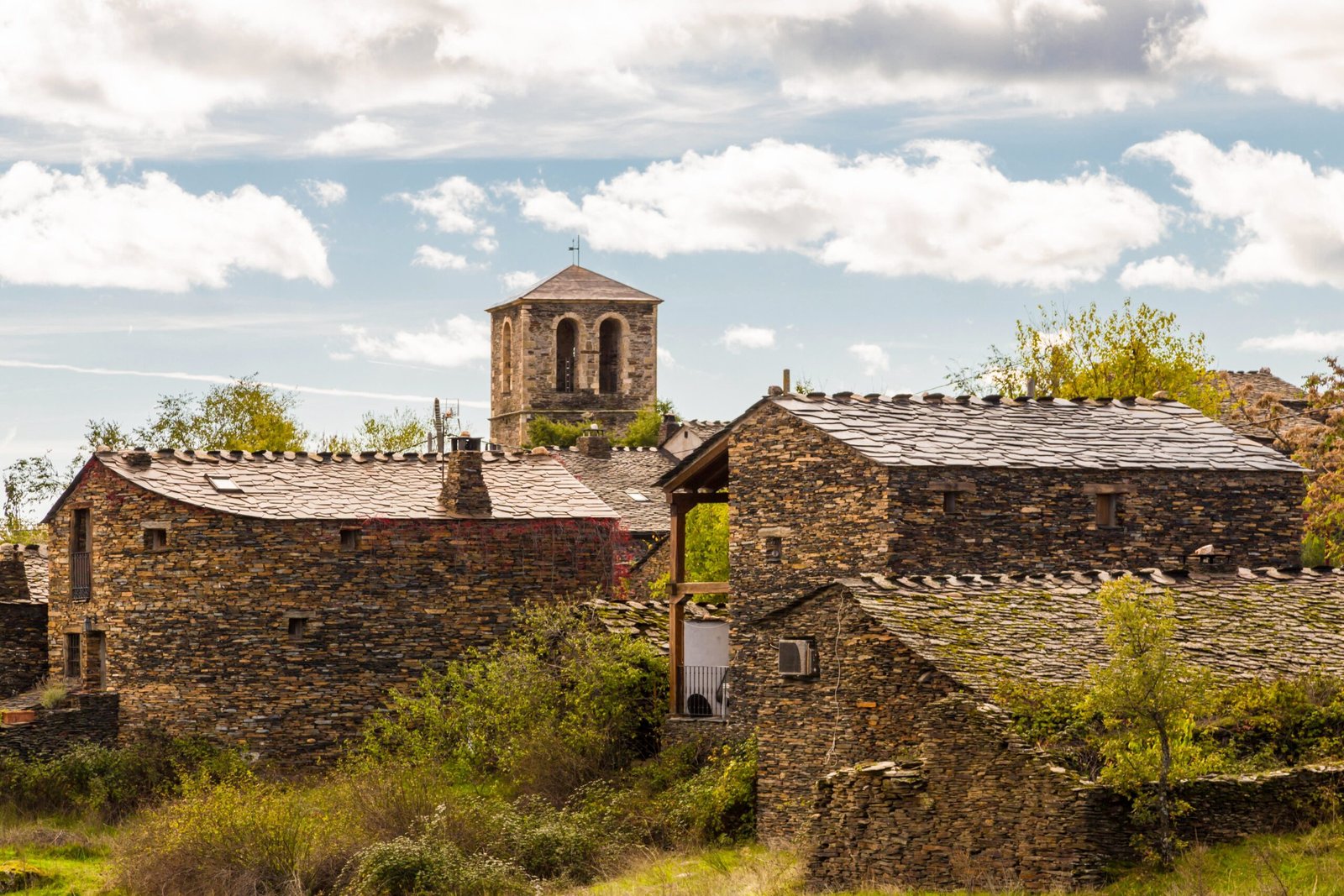 You are currently viewing This Rustic Spanish Village Has Become a Gay Wedding Hot Spot