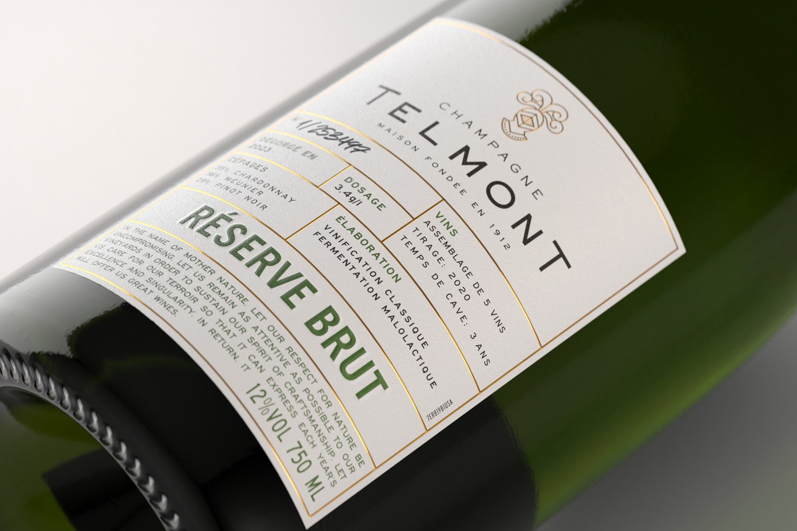 You are currently viewing The “World’s Lightest Champagne Bottle” Could Eliminate 8,000 Tons of Carbon Emissions Per Year