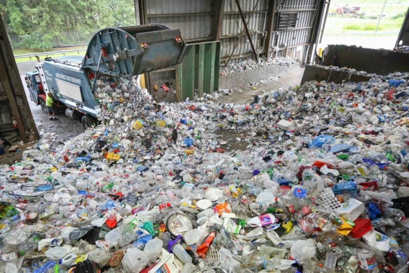 Read more about the article How Single-Stream Recycling Works — Your Choices Can Make It Better