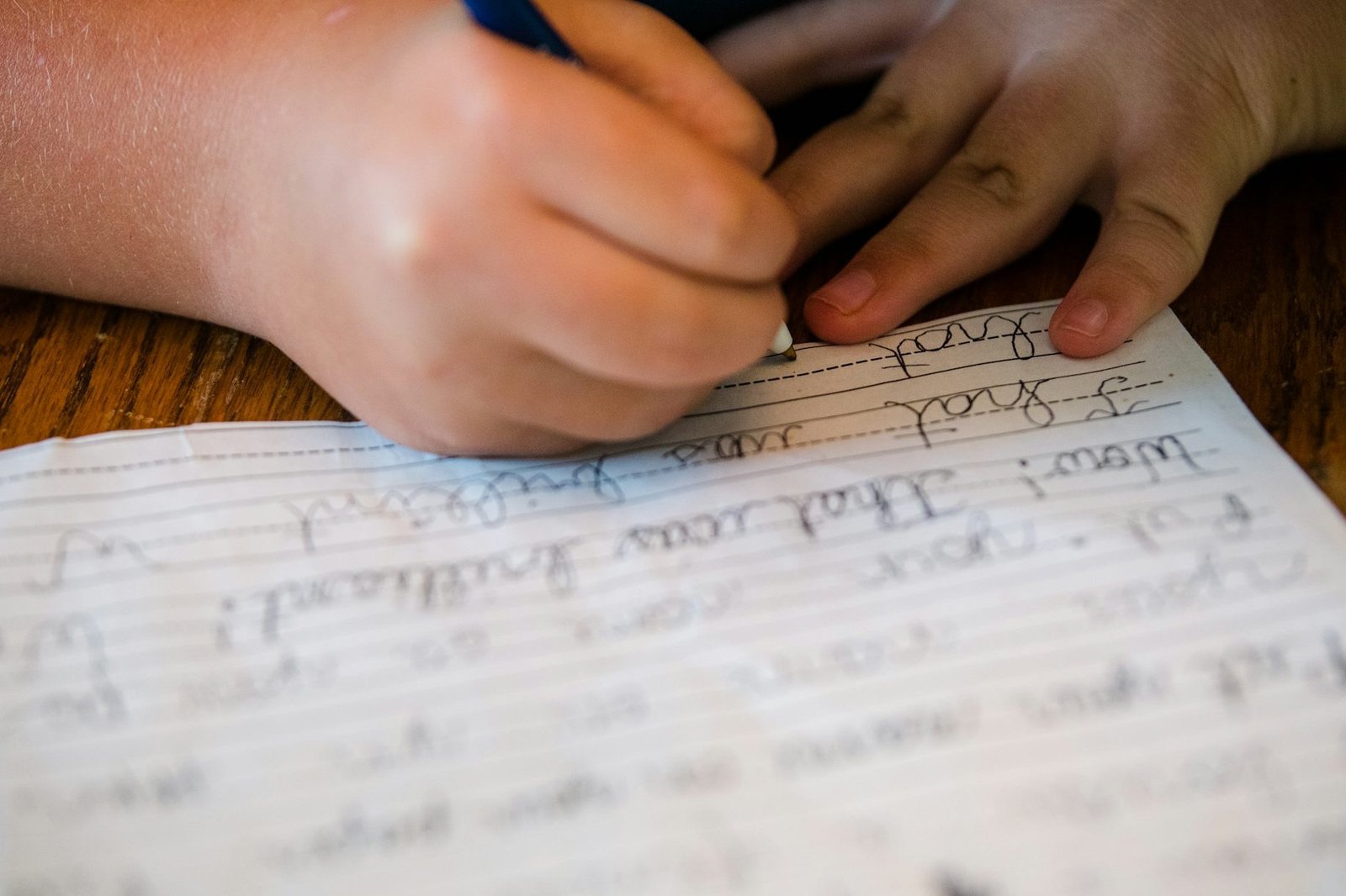 You are currently viewing Can Learning Cursive Help Kids Read Better? Some Policymakers Think It’s Worth a Try