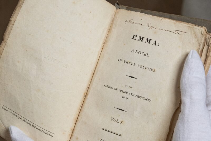 Read more about the article Most Valuable Jane Austen Auction Ever: “Extraordinary” Items for Sale, From a Handwritten Letter to a Rare Copy of “Emma”