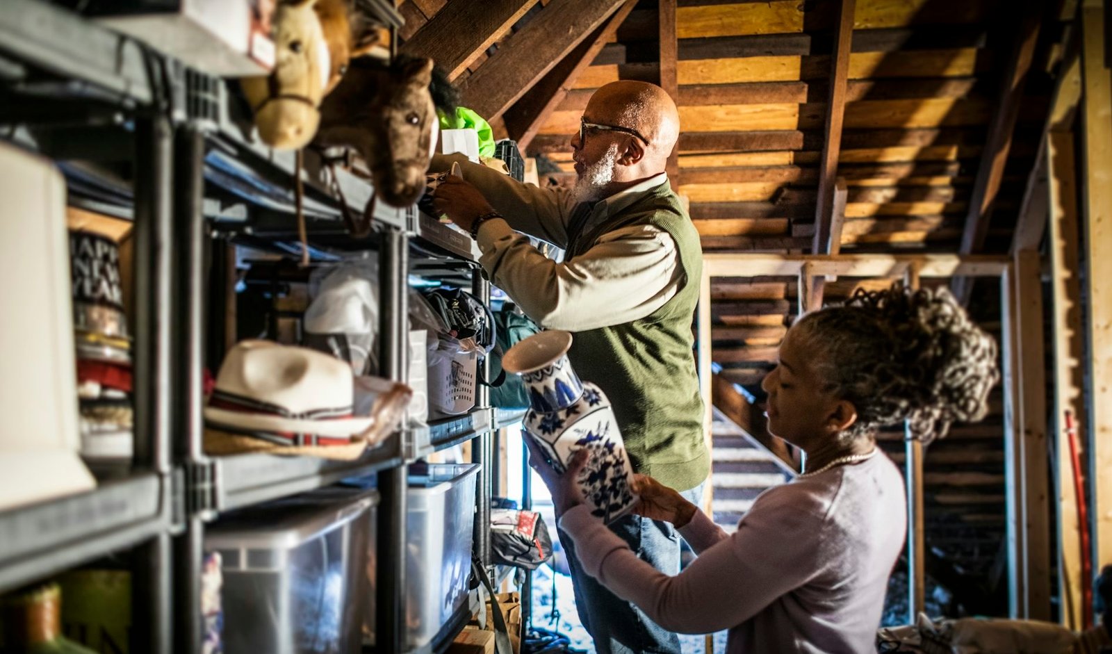 You are currently viewing Decluttering Can Be Stressful — a Clinical Psychologist Explains How Personal Values Can Make It Easier