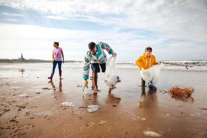 Read more about the article New UN Report Says the World Can Cut 80% of Plastic Pollution by 2040 — Here’s How