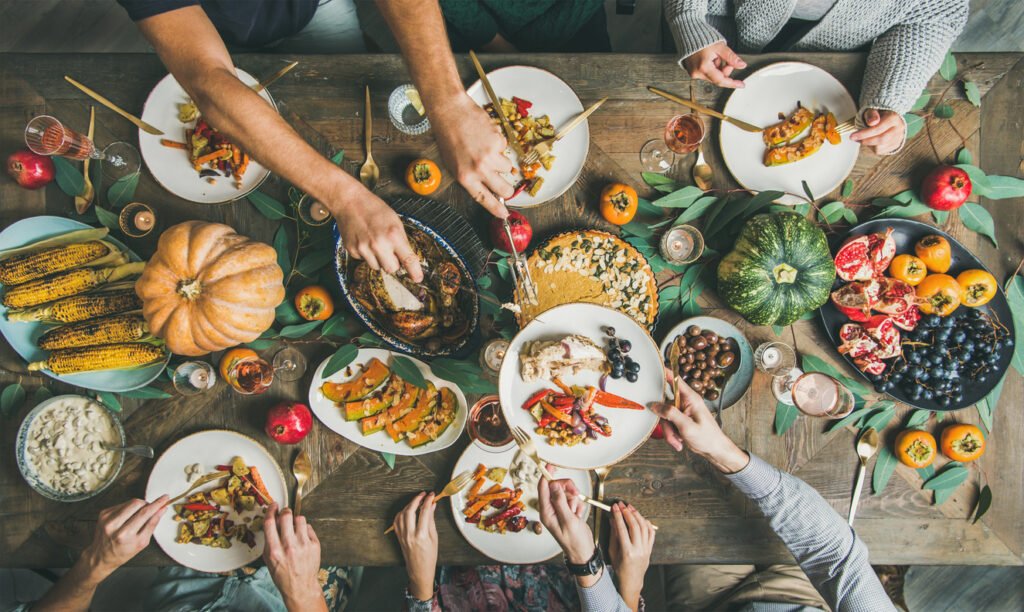You are currently viewing Our Favorite Thanksgiving Products to Host the Most Memorable Gathering, From Party Games to Decor