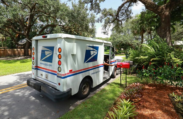 Read more about the article Nation’s Longest-Serving Postal Worker Celebrates 70 Years With USPS