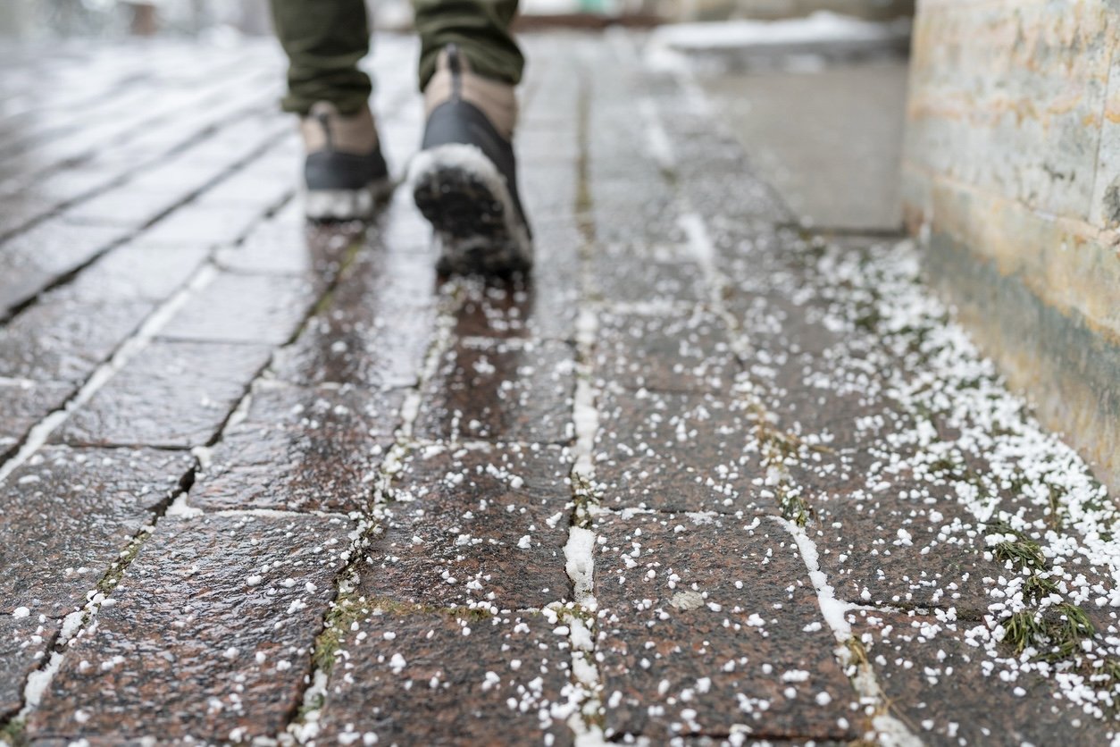You are currently viewing Salt Doesn’t Melt Ice — Here’s How It Actually Makes Winter Streets Safe
