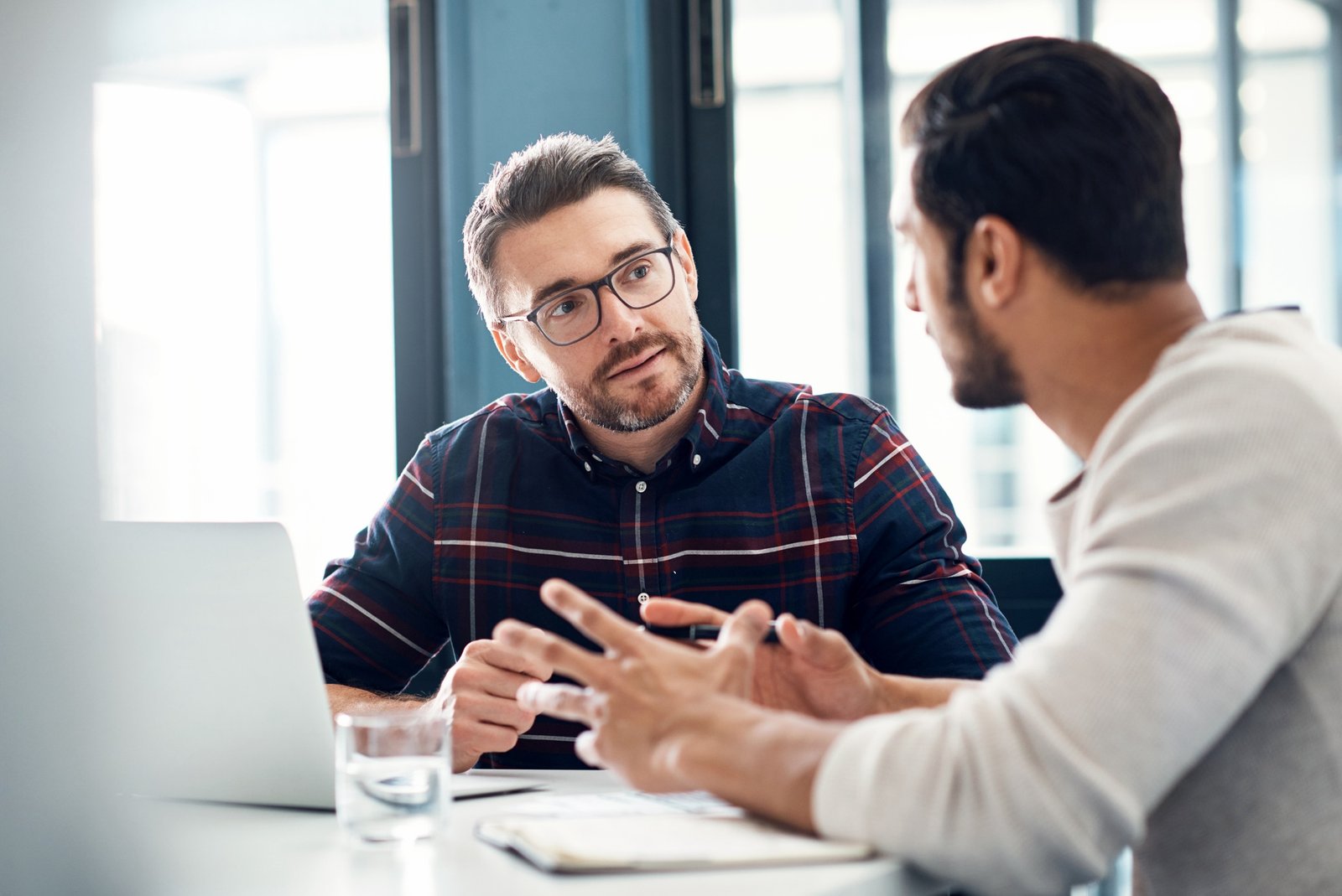 You are currently viewing Other People Like Us More Than We Think, Research Finds