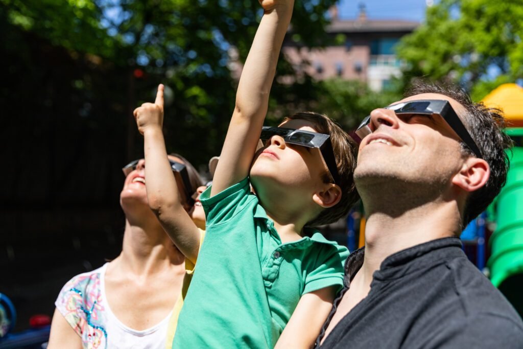 You are currently viewing April 2024 Total Solar Eclipse Guide: Everything You Need to Know