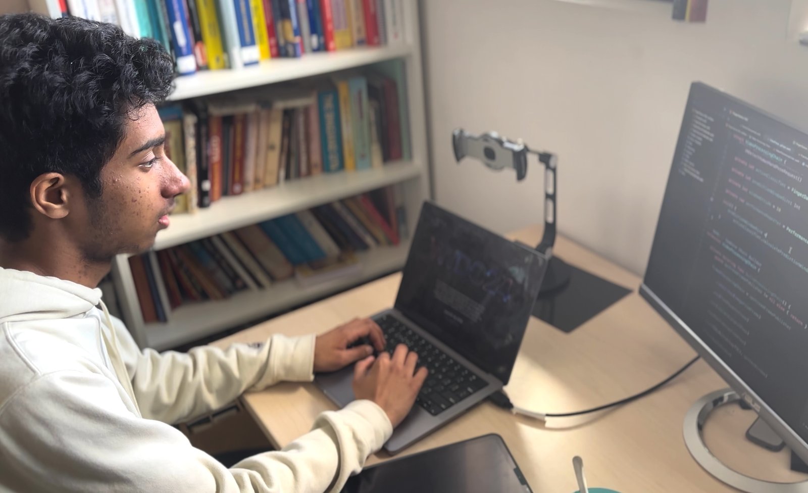 You are currently viewing Teen Coder Is Building First-of-Its-Kind American Sign Language App