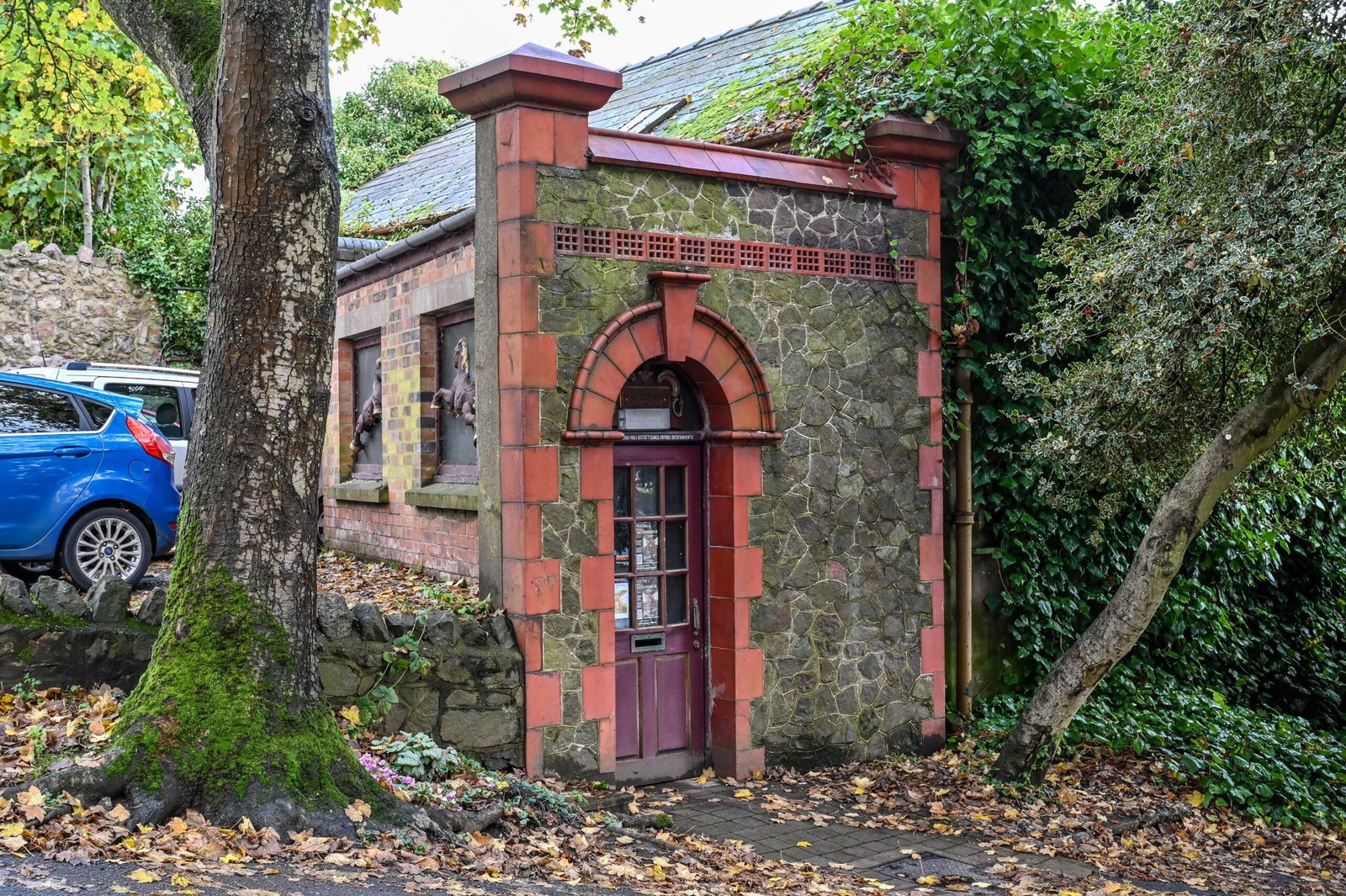 You are currently viewing World’s Smallest Theater Gets Big Reopening After Community Bands Together to Save It